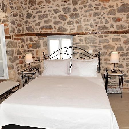 Guesthouse Alexandra Hydra  Buitenkant foto