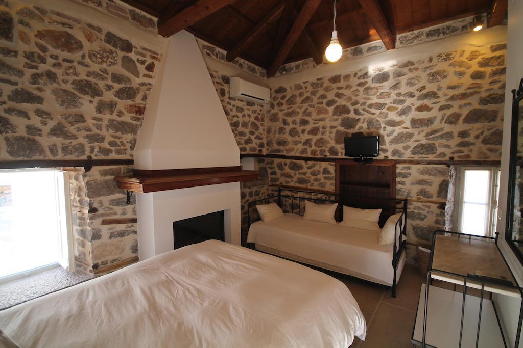 Guesthouse Alexandra Hydra  Buitenkant foto