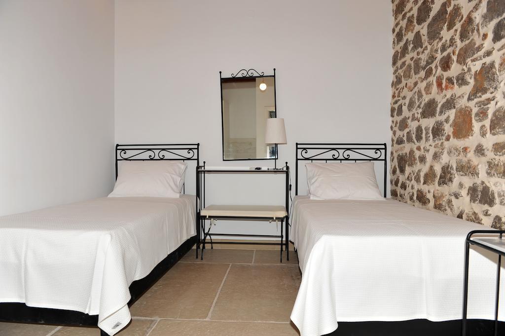 Guesthouse Alexandra Hydra  Buitenkant foto