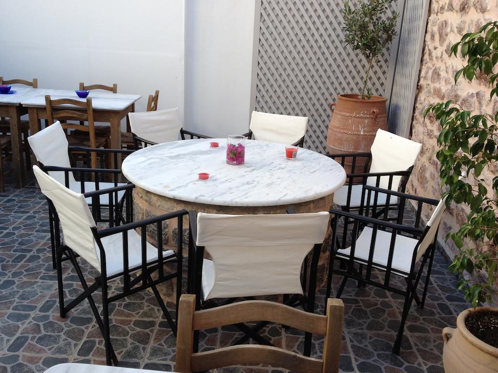 Guesthouse Alexandra Hydra  Buitenkant foto