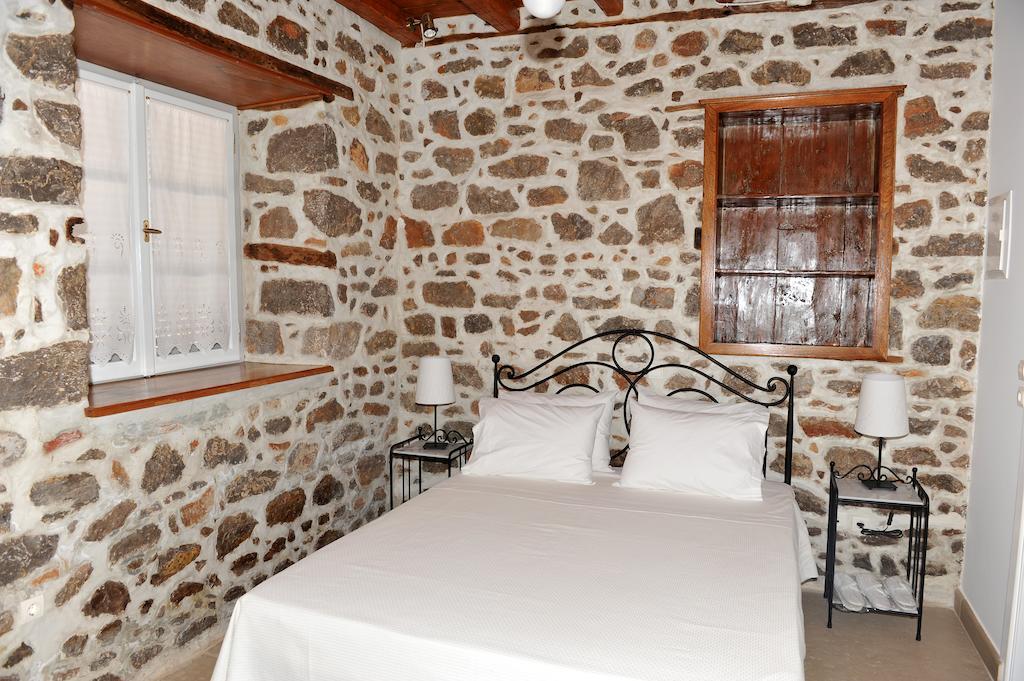 Guesthouse Alexandra Hydra  Buitenkant foto