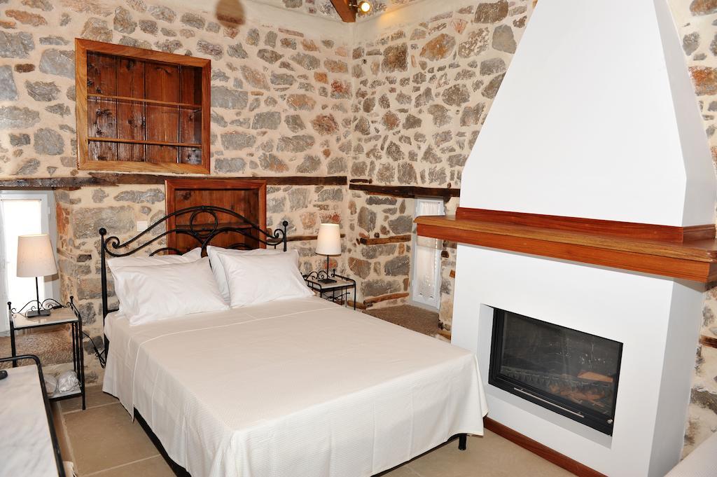 Guesthouse Alexandra Hydra  Buitenkant foto