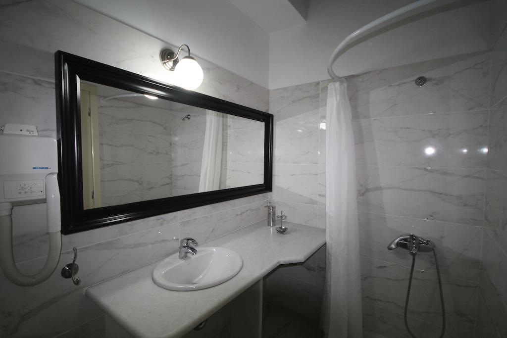 Guesthouse Alexandra Hydra  Buitenkant foto