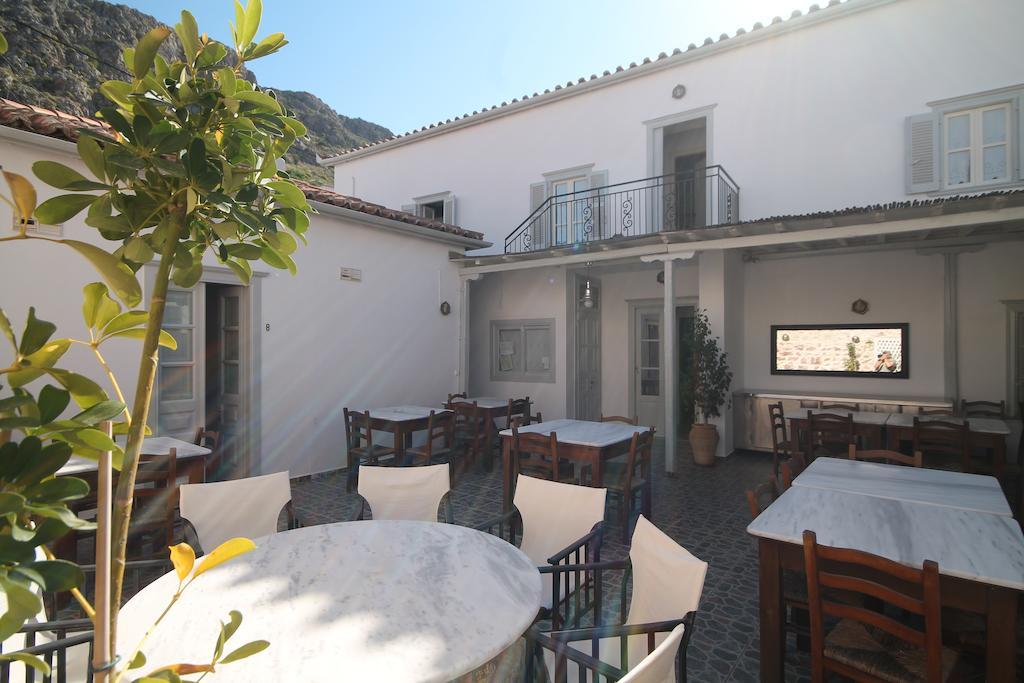 Guesthouse Alexandra Hydra  Buitenkant foto