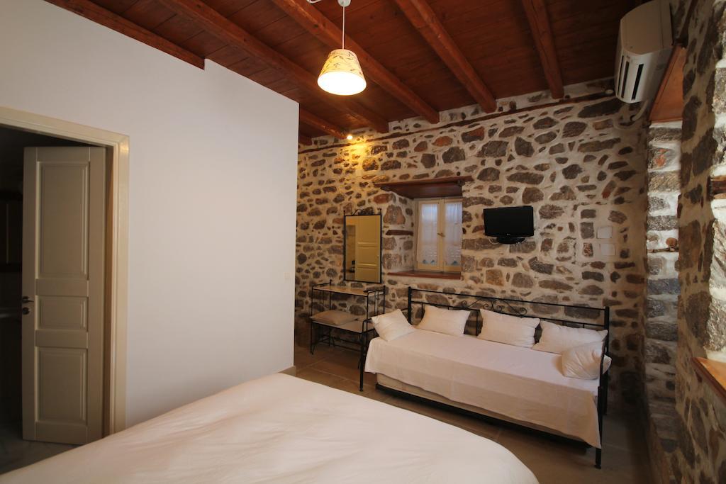 Guesthouse Alexandra Hydra  Buitenkant foto