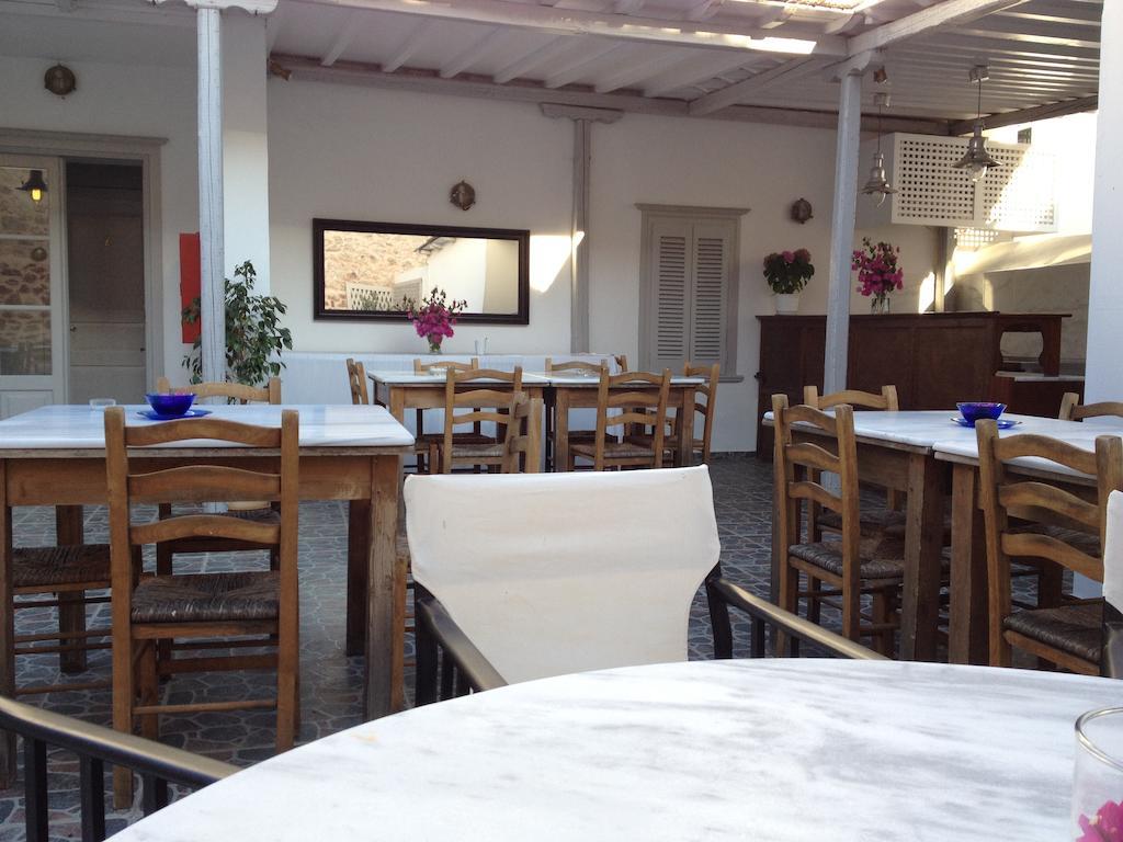 Guesthouse Alexandra Hydra  Buitenkant foto
